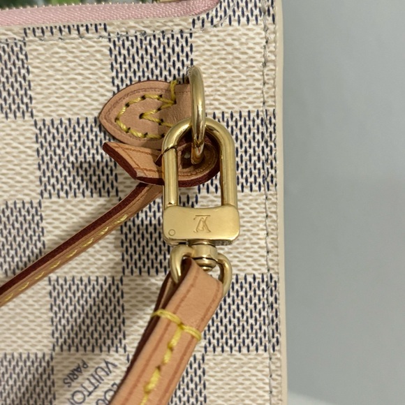 Authentic Louis Vuitton Neverfull Pochette Wristlet - Pink Ballerine - Picture 2 of 7